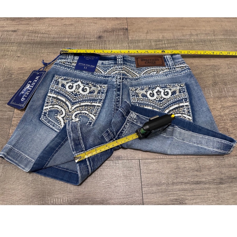 Westfield Eagle Womens Embroidered Rhinestone Denim Shorts Size 11 COMFORTABLE!! - Picture 7 of 8